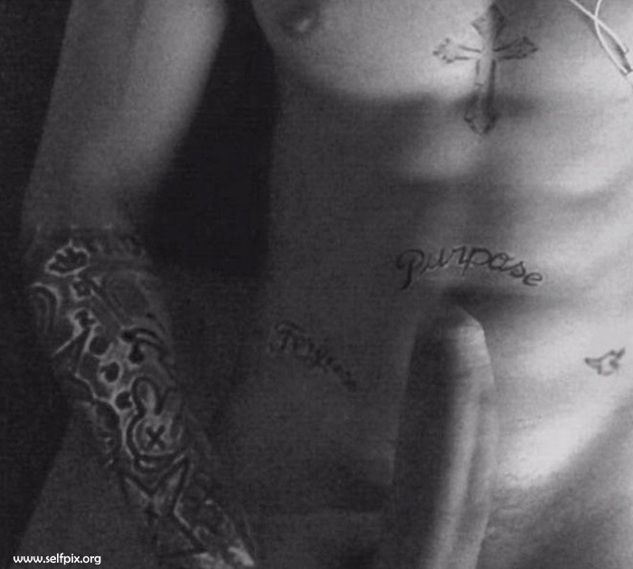 Selfpix.org presents: alleged uncensored photos of justin biebers hard cock.